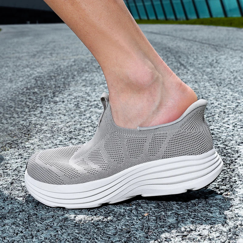 Men Shoes Sneakers Breathable Mesh Slip on Running Shoes Outdoor Non-Slip Couple Jogging Training Hiking Sports Shoes