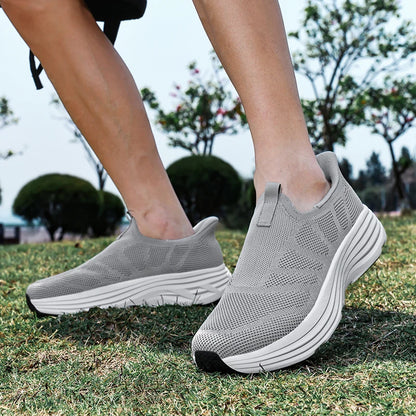 Men Shoes Sneakers Breathable Mesh Slip on Running Shoes Outdoor Non-Slip Couple Jogging Training Hiking Sports Shoes