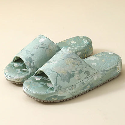 2026 Chinese Style Indoor Platform Slippers For Women Houuse Silk Shoes Flower Print Thick Sole Girls Daily Home Floor Slides