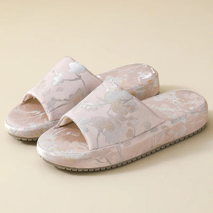 2026 Chinese Style Indoor Platform Slippers For Women Houuse Silk Shoes Flower Print Thick Sole Girls Daily Home Floor Slides