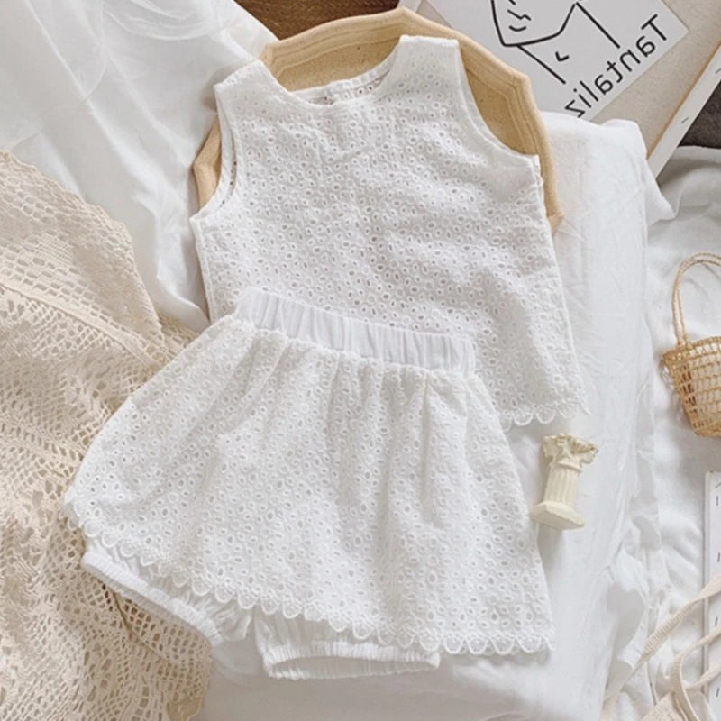 Girls 2024 Summer Clothing Sets Hollow Lace Suit Baby Casual Sleeveless T-shirt+Shorts Kids Clothing Sets Baby Clothes Outfits